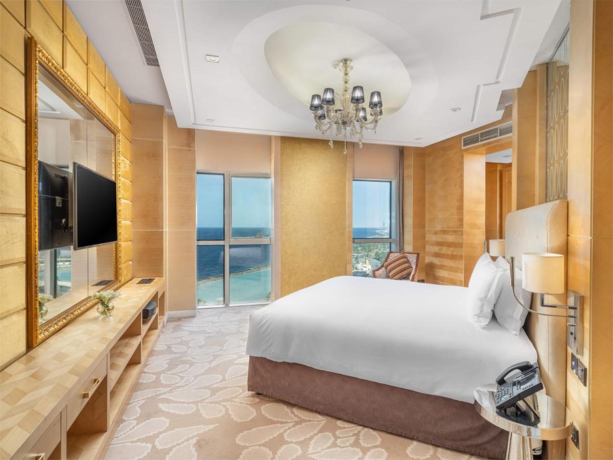 Hotel The Venue Corniche 5*